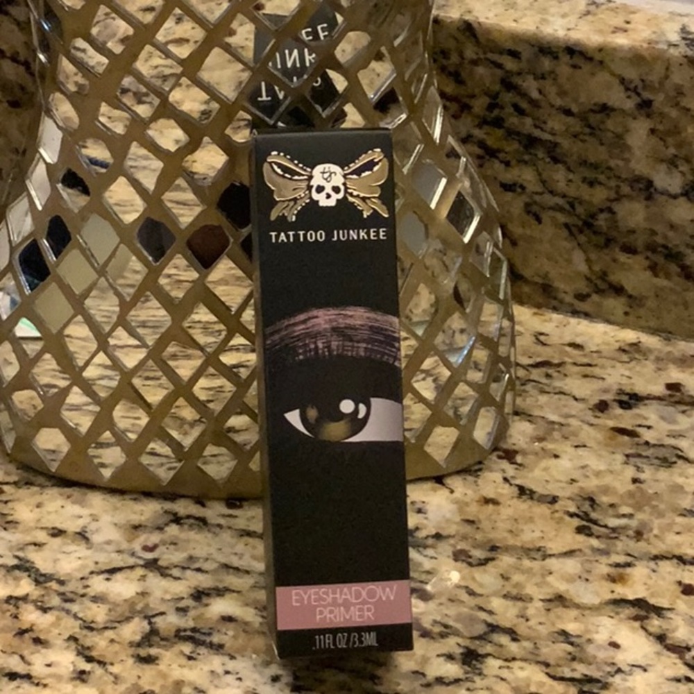 Eyeshadow Primer.  New